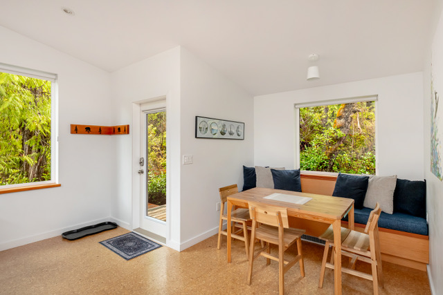 Cozy Curlew - StayTofino.com