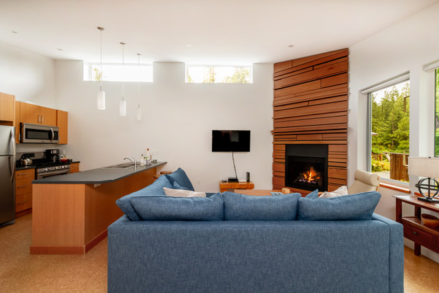 Cozy Curlew - StayTofino.com