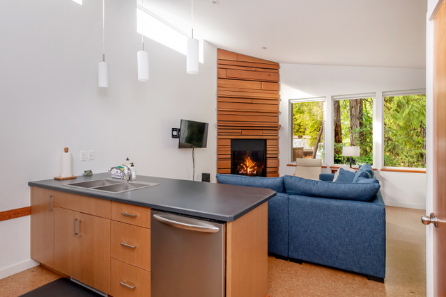 Cozy Curlew - StayTofino.com