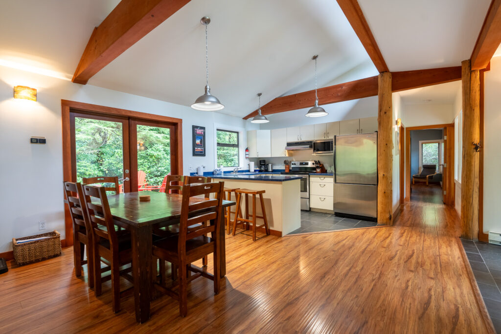 Surfwood Hideaway - StayTofino.com