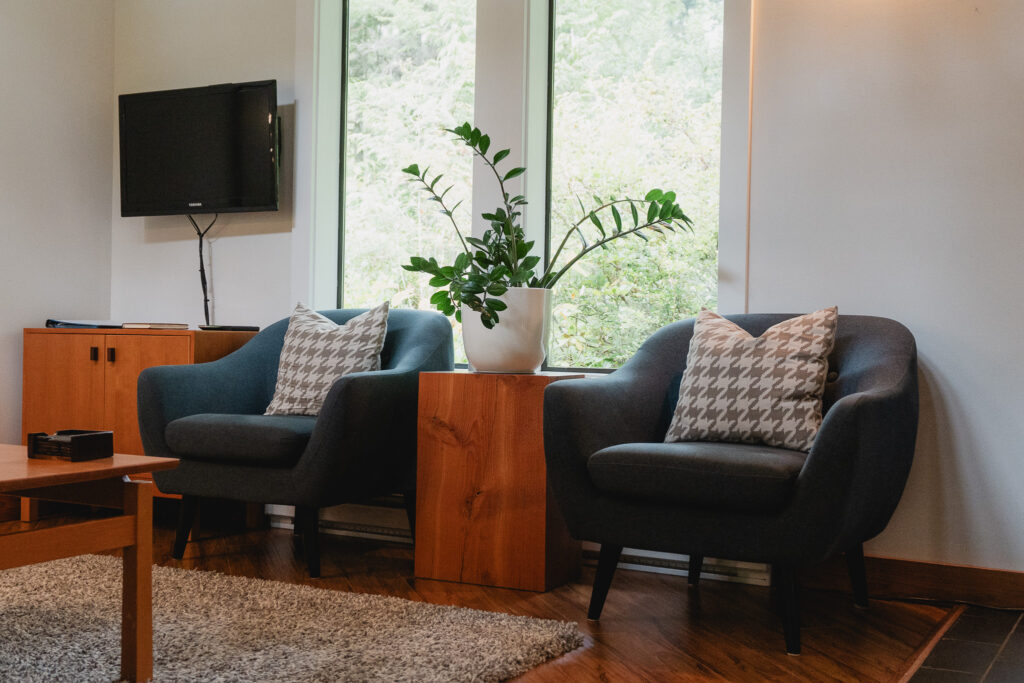 Surfwood Hideaway - StayTofino.com