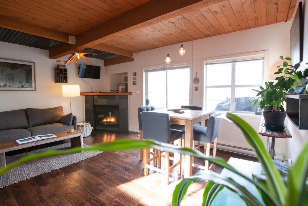 Island Vista - StayTofino.com