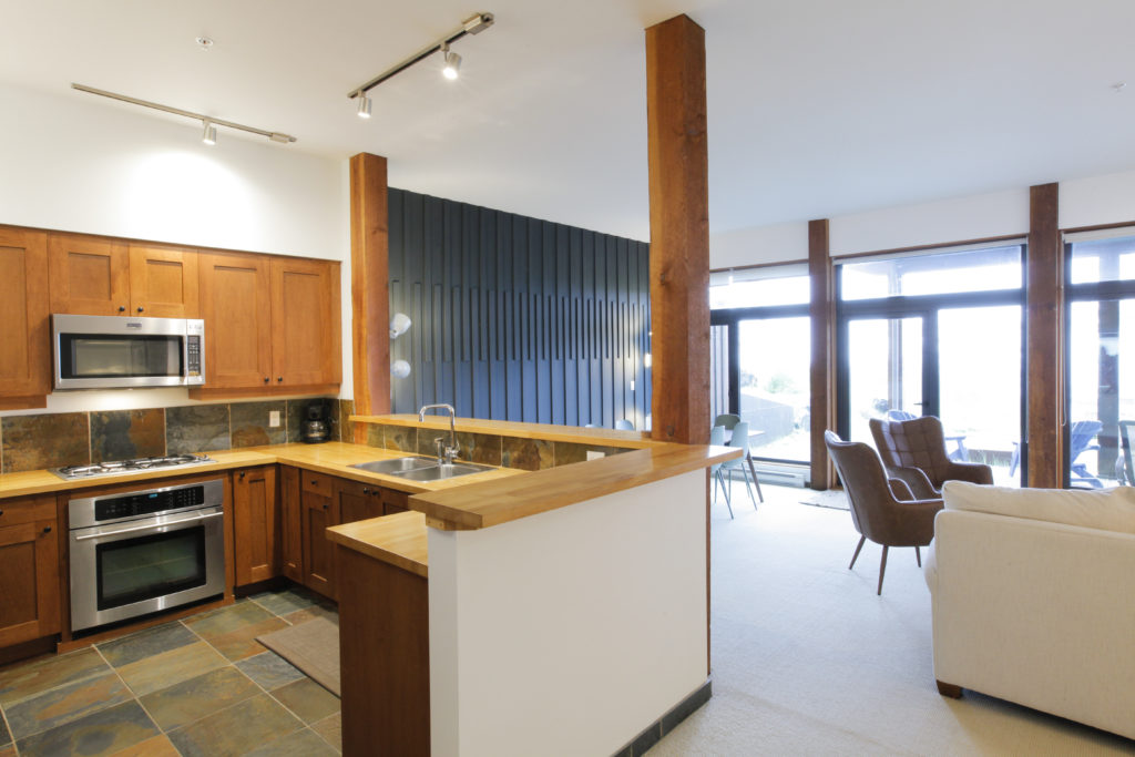 Big Beach Escape – Located in Ucluelet - StayTofino.com