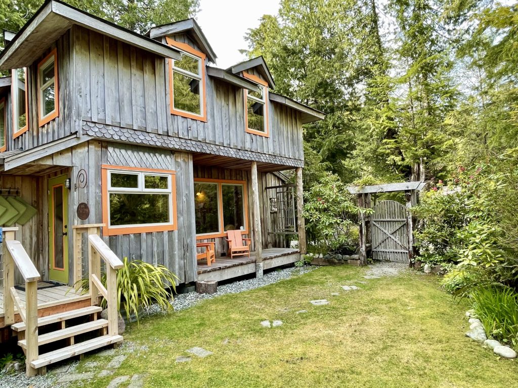 Heron Cottage - StayTofino.com