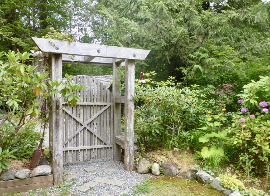 Heron Cottage - StayTofino.com