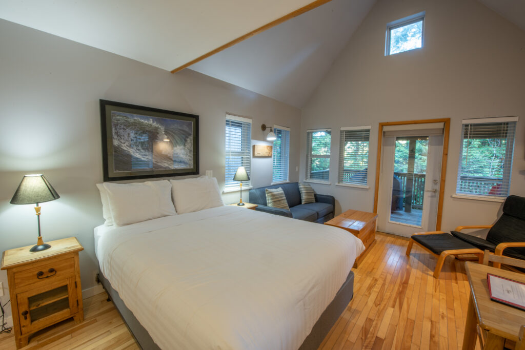 Reef Point #27 – Rising Tide – Located in Ucluelet - StayTofino.com