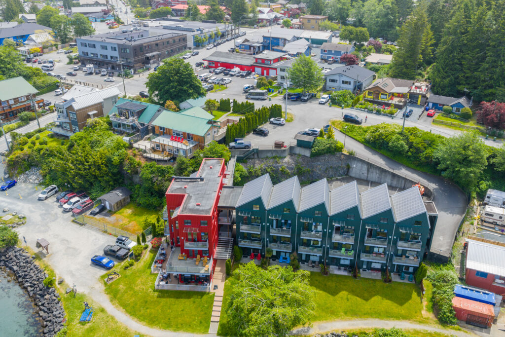 #13 – Tofino Waterfront Condo - StayTofino.com
