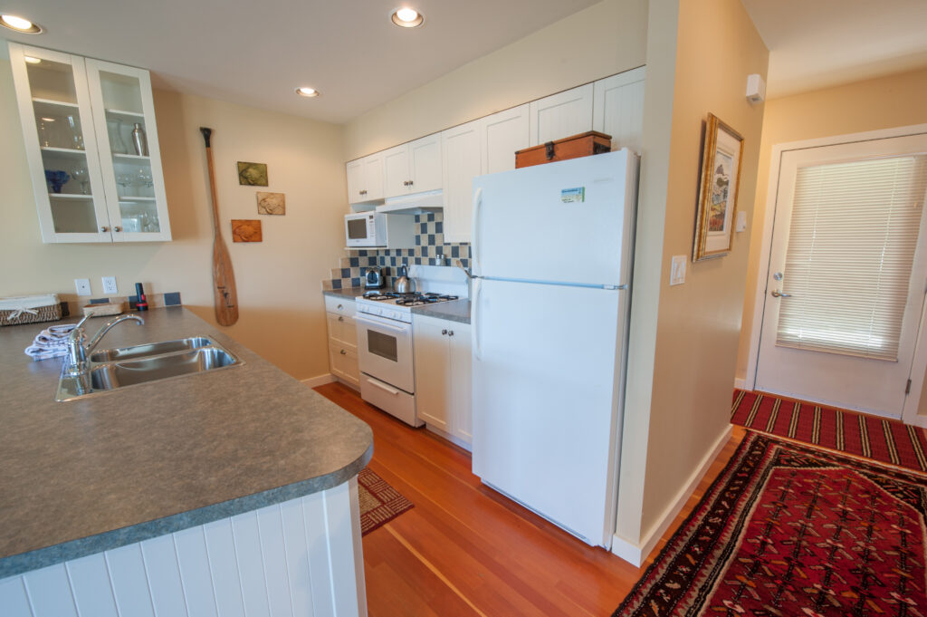 Port-O-Call - StayTofino.com