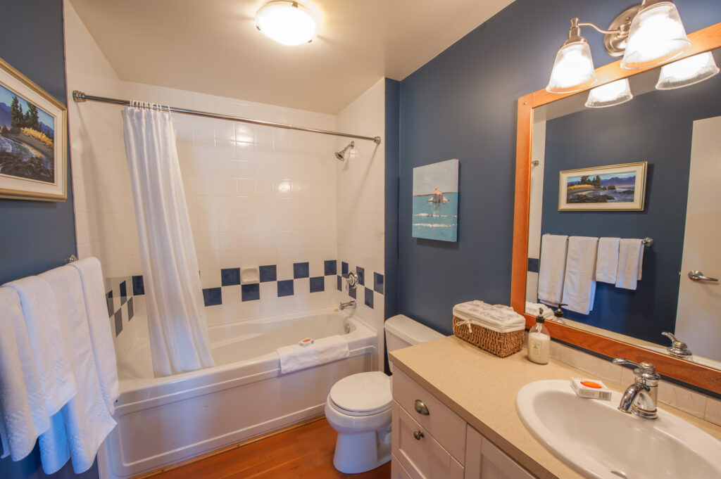 Costa Azul - StayTofino.com